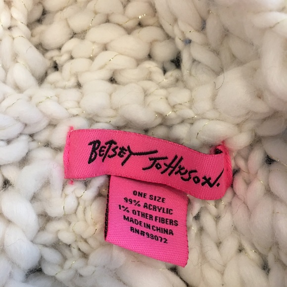 BETSEY JOHNSON CABLE KNIT CHUNKY INFINITY SCARF WITH PEARLS - Picture 2 of 4